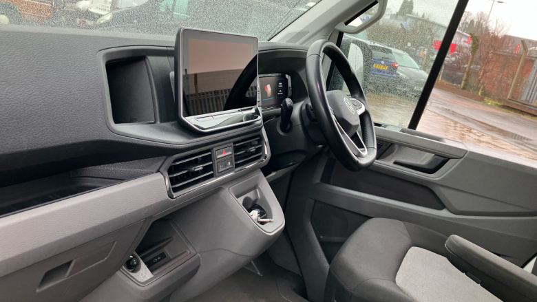 Volkswagen Crafter Cr35 Mwb Diesel 2.0 TDI 140PS Commerce Plus High Roof Van Auto